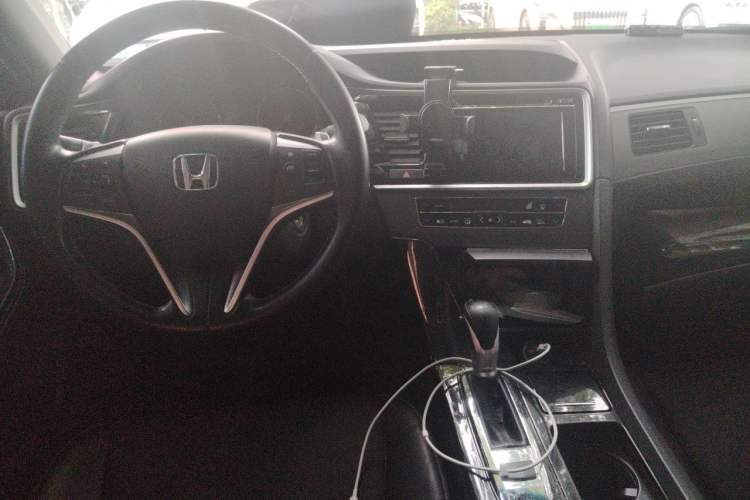 Used Honda Spirior 2015 2.0L Prestige Edition Center Console