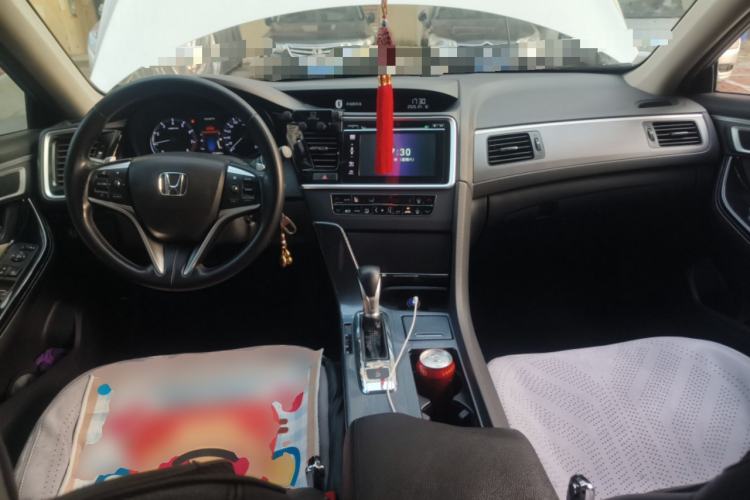 Used Honda Spirior 2015 2.0L Luxury Edition Center Console