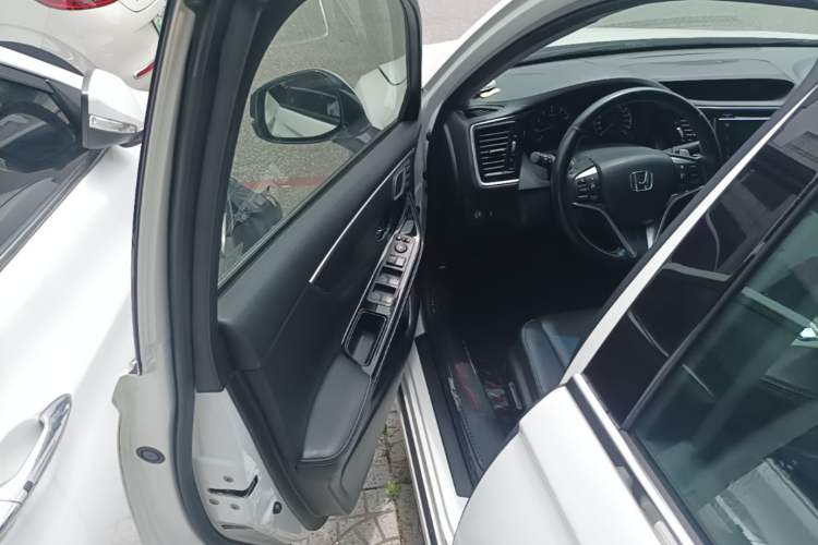 Used Honda Spirior 2015 2.0L Collector's Edition Driver Seat