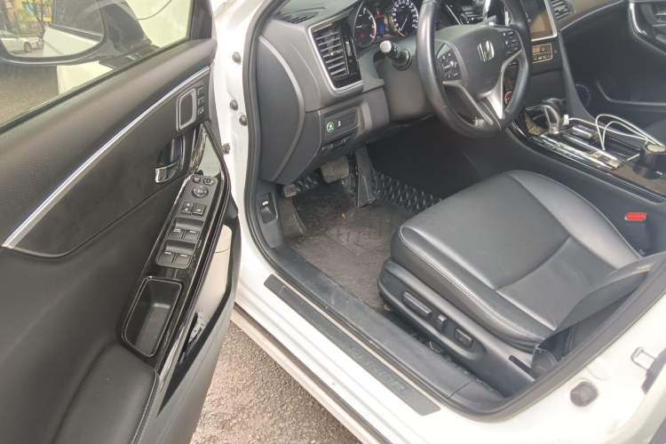 Used Honda Spirior 2015 2.0L Collector's Edition Driver Seat