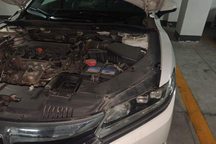 Used Honda Spirior 2015 2.0L Collector's Edition Engine Bay Left