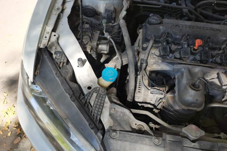 Used Honda Spirior 2015 2.0L Luxury Edition Engine Bay Right