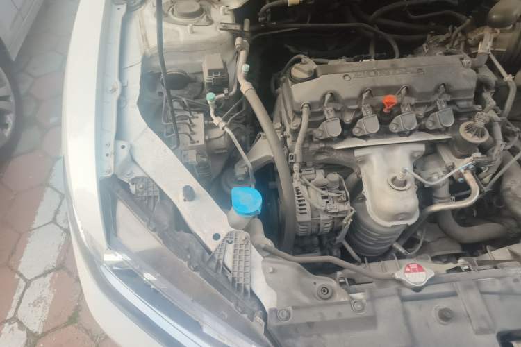 Used Honda Spirior 2015 2.0L Luxury Edition Engine Bay Right