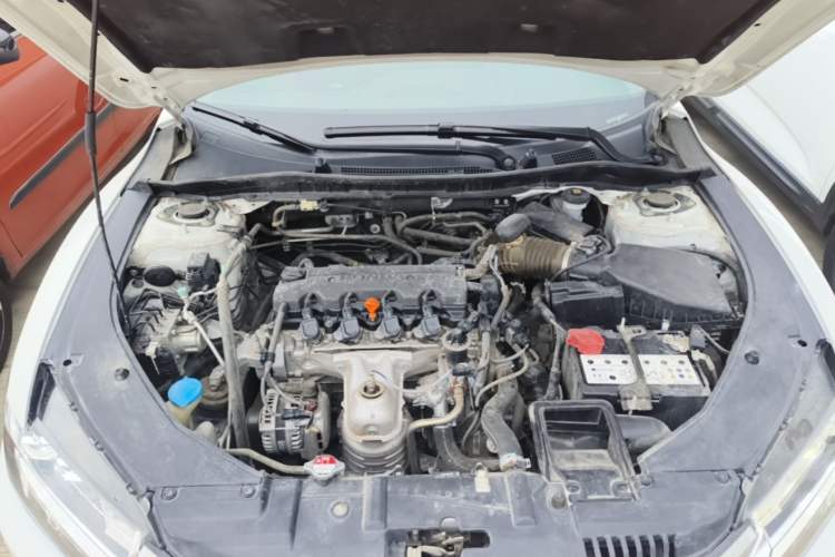 Used Honda Spirior 2015 2.0L Prestige Edition Engine Bay