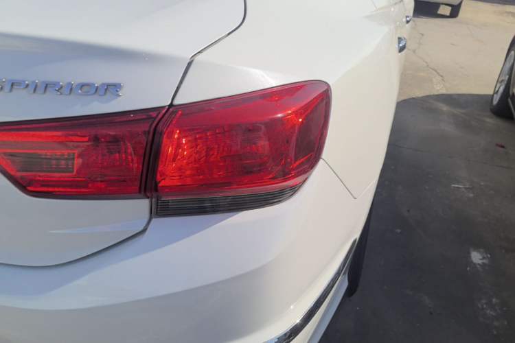Used Honda Spirior 2015 2.0L Luxury Edition Exterior 3
