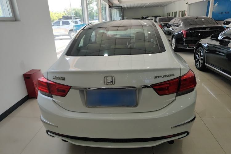 Used Honda Spirior 2015 2.0L Luxury Edition Exterior 3