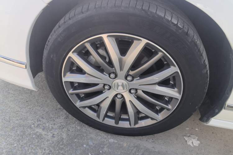Used Honda Spirior 2015 2.0L Luxury Edition Exterior 4