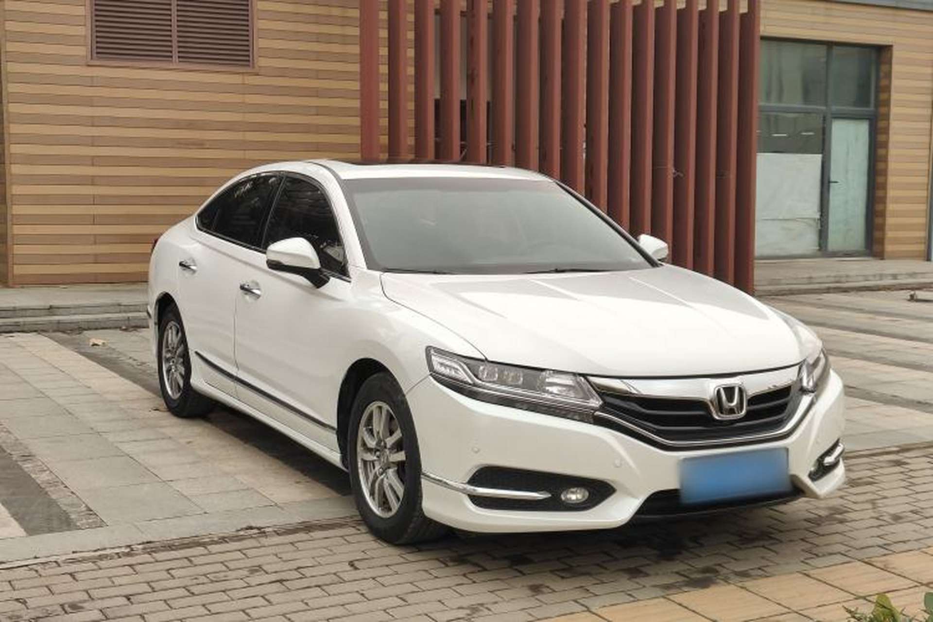 Used Honda Spirior 2015 2.0L Collector's Edition Exterior 4
