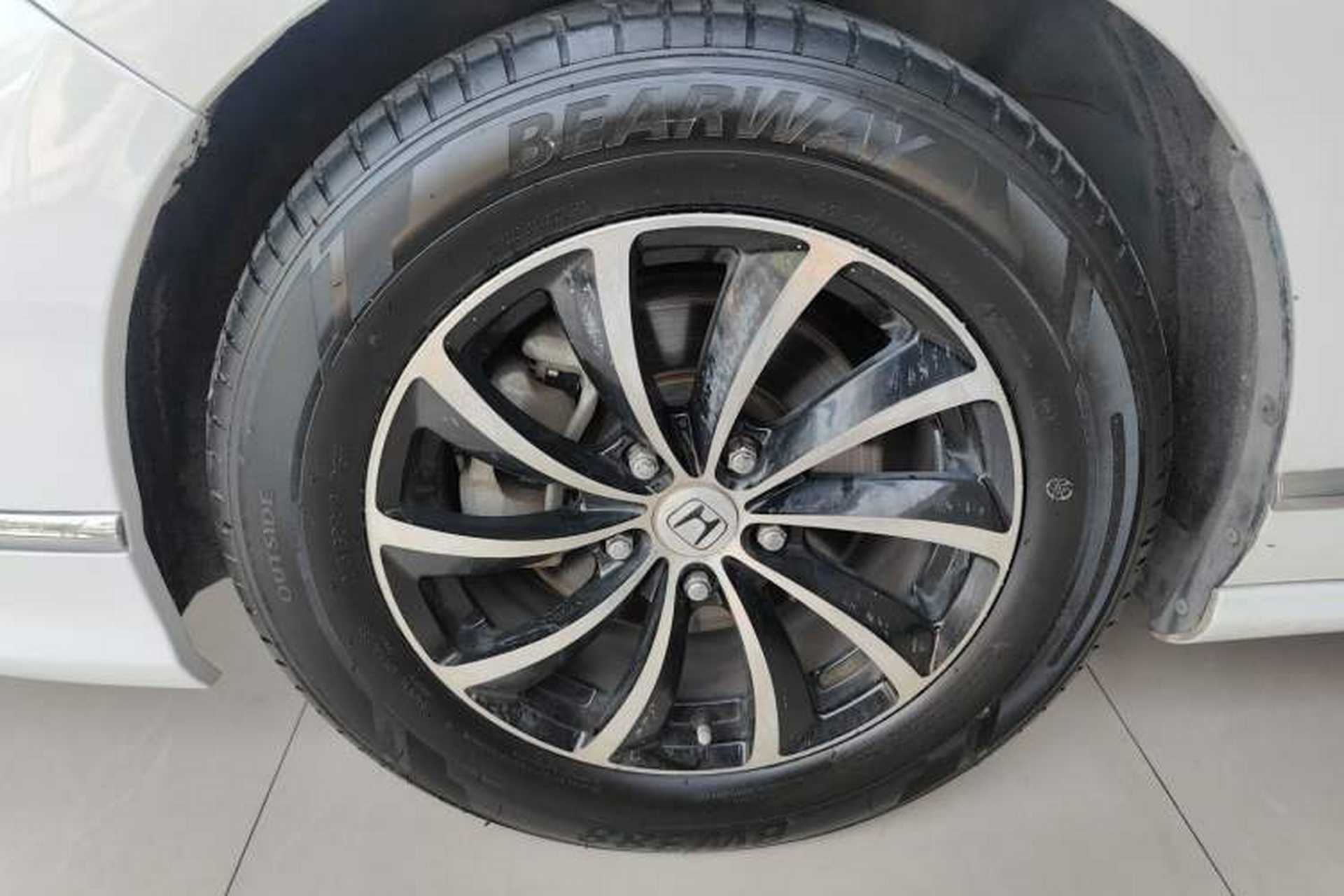 Used Honda Spirior 2015 2.0L Luxury Edition Exterior 6