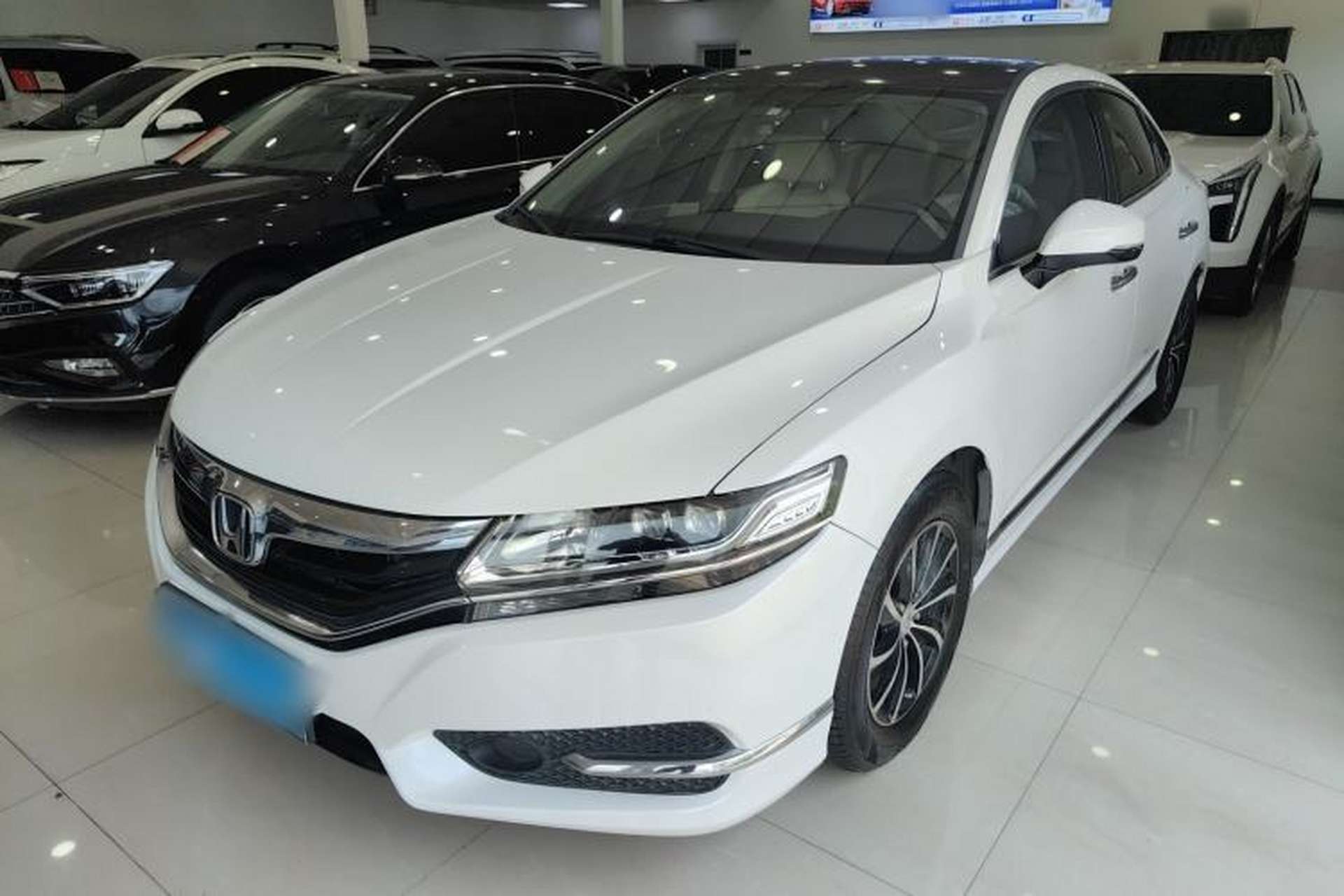 Used Honda Spirior 2015 2.0L Luxury Edition Front Left 45 Deg