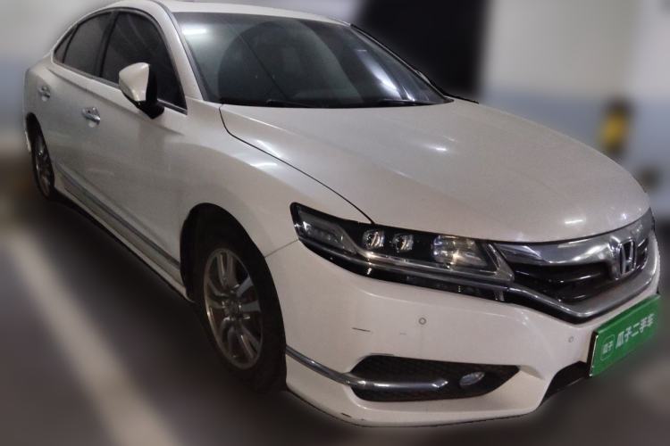 Used Honda Spirior 2015 2.0L Collector's Edition Front Right 45 Deg