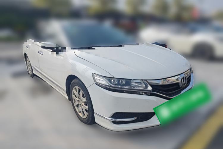 Used Honda Spirior 2015 2.0L Luxury Edition Front Right 45 Deg