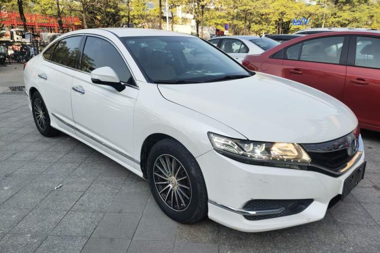 Used Honda Spirior 2015 2.0L Luxury Edition Front Right 45 Deg