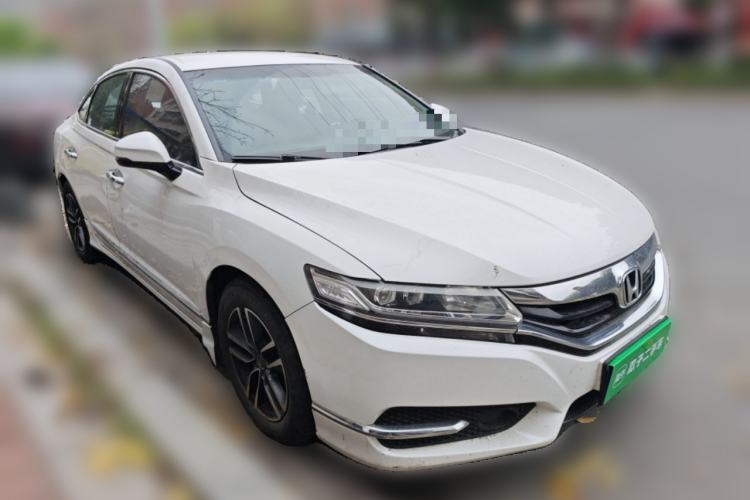 Used Honda Spirior 2015 2.0L Luxury Edition Front Right 45 Deg