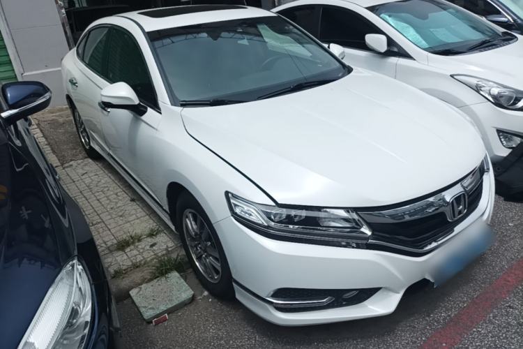 Used Honda Spirior 2015 2.0L Collector's Edition Front Right 45 Deg