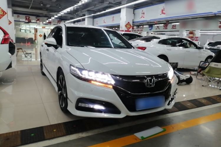 Used Honda Spirior 2015 2.4L Si Front Right 45 Deg
