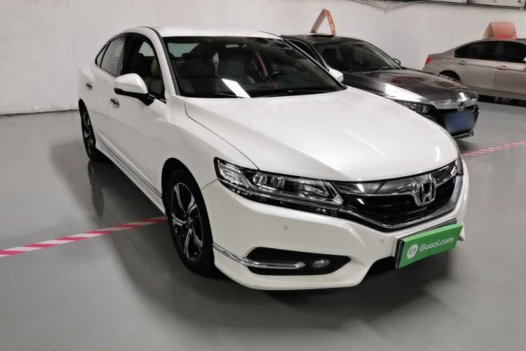 Used Honda Spirior 2015 2.0L Luxury Edition Front Right 45 Deg