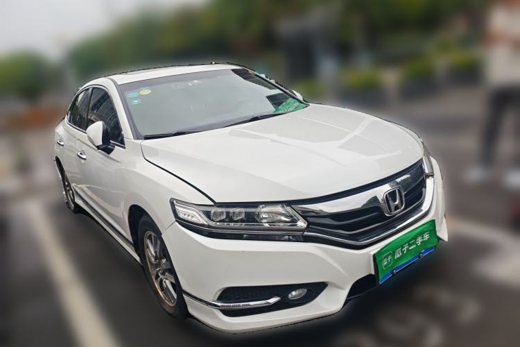 Used Honda Spirior 2015 2.0L Collector's Edition Front Right 45 Deg
