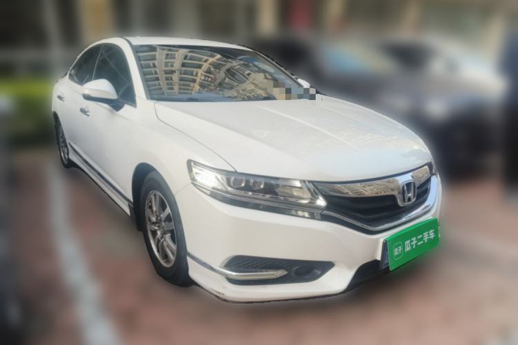 Used Honda Spirior 2015 2.0L Luxury Edition Front Right 45 Deg