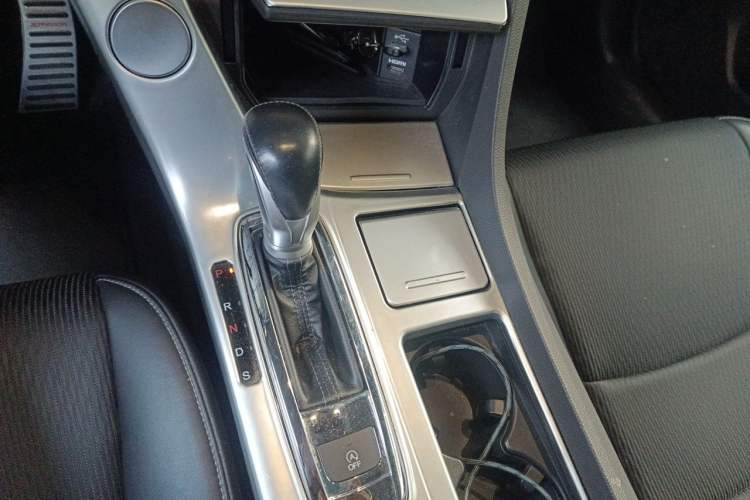 Used Honda Spirior 2015 2.0L Prestige Edition Gear Lever