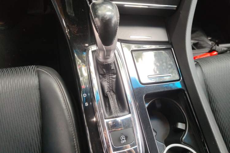 Used Honda Spirior 2015 2.0L Prestige Edition Gear Lever