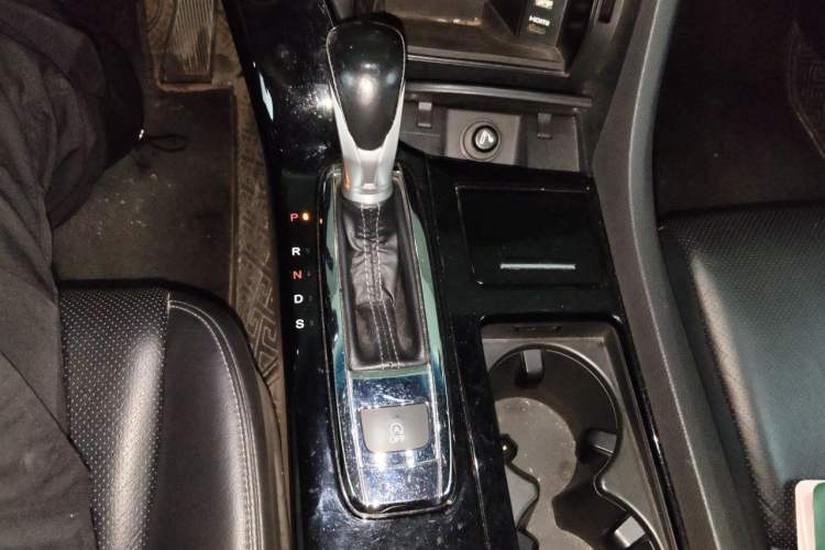 Used Honda Spirior 2015 2.4L Prestige Edition Gear Lever