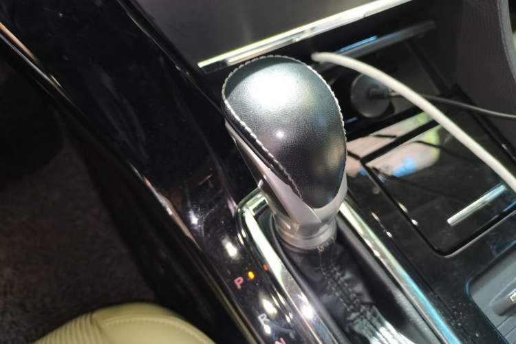 Used Honda Spirior 2015 2.0L Luxury Edition Gear Lever