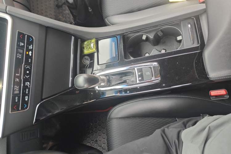 Used Honda Spirior 2015 2.0L Prestige Edition Gear Lever