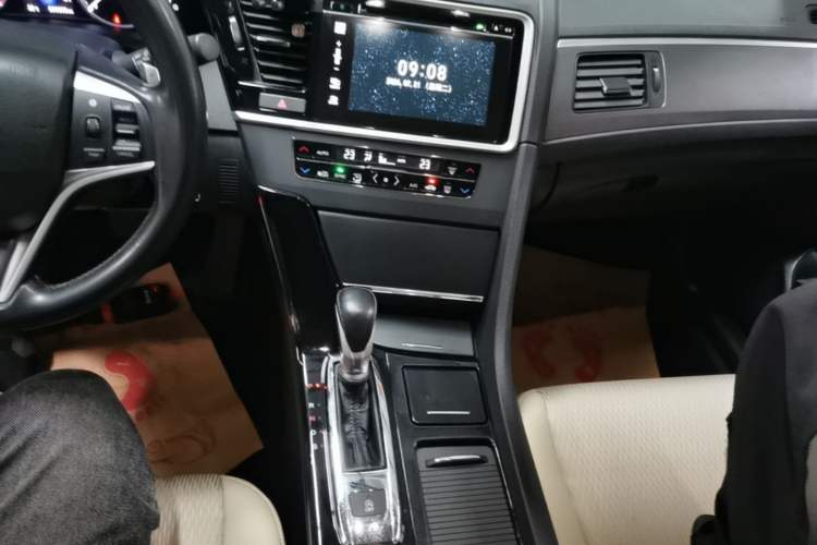 Used Honda Spirior 2015 2.0L Luxury Edition Gear Lever