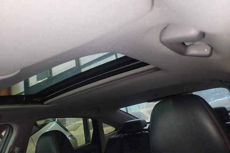 Used Honda Spirior 2015 2.4L Prestige Edition Headliner
