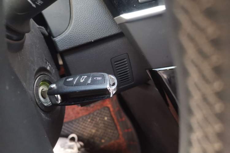 Used Honda Spirior 2015 2.0L Prestige Edition Interior 1