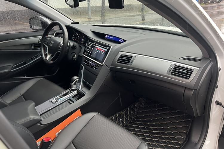 Used Honda Spirior 2015 2.0L Prestige Edition Interior 1