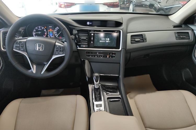 Used Honda Spirior 2015 2.0L Luxury Edition Interior 1