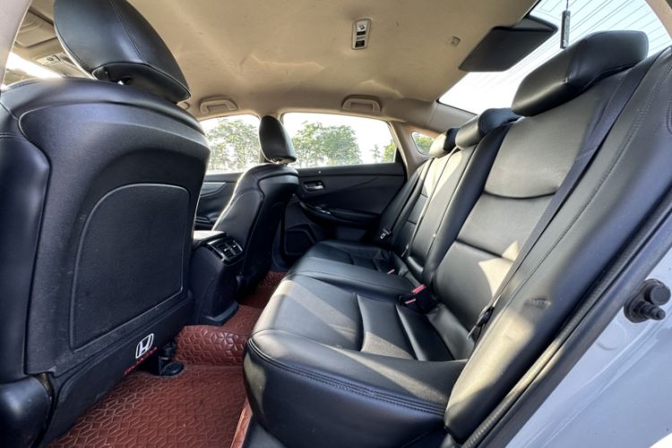 Used Honda Spirior 2015 2.0L Luxury Edition Interior 2