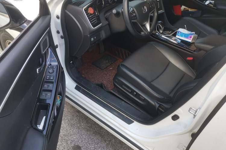 Used Honda Spirior 2015 2.0L Prestige Edition Interior 3
