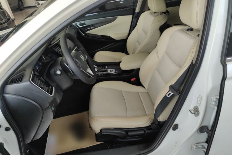 Used Honda Spirior 2015 2.0L Luxury Edition Interior 4