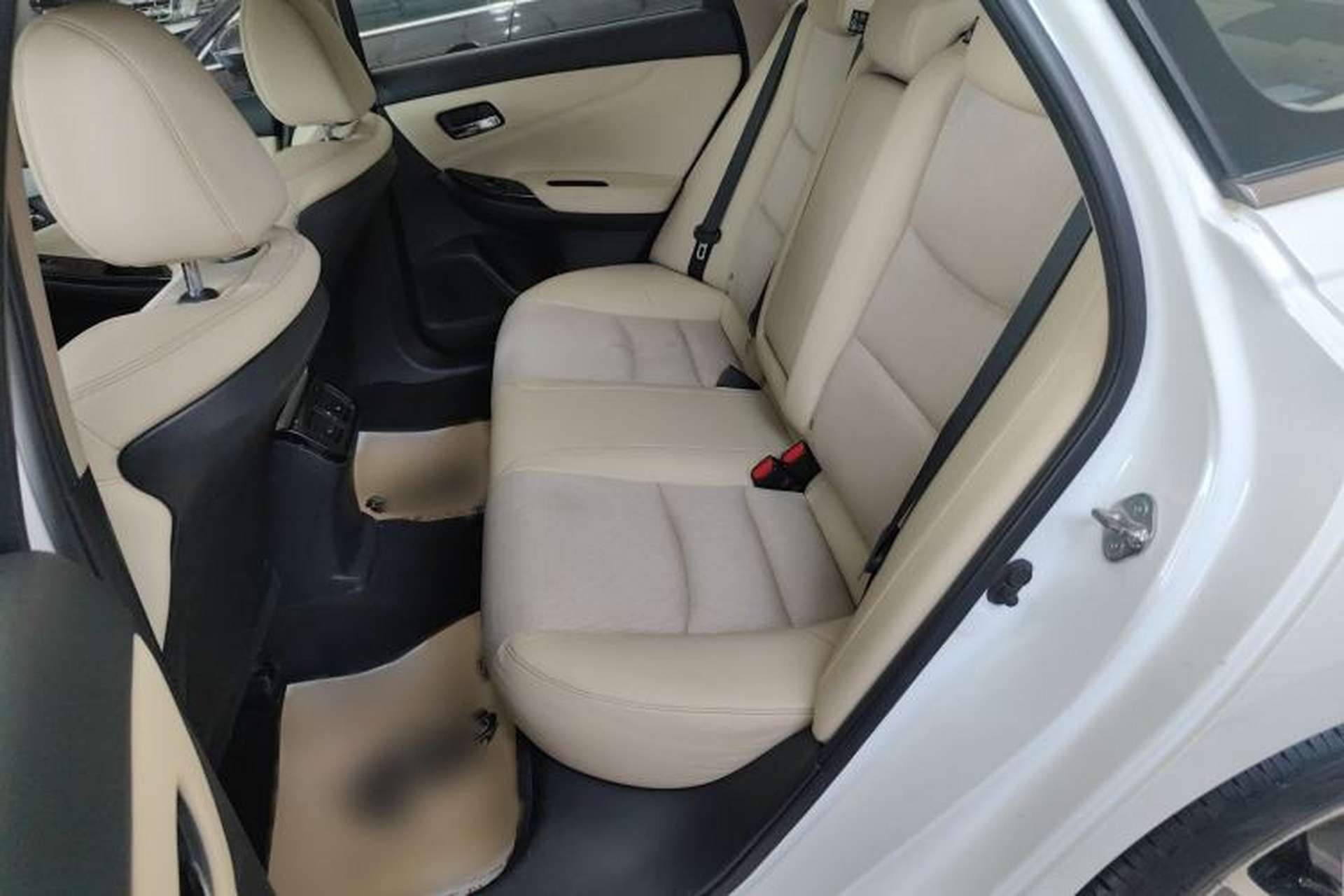 Used Honda Spirior 2015 2.0L Luxury Edition Interior 6