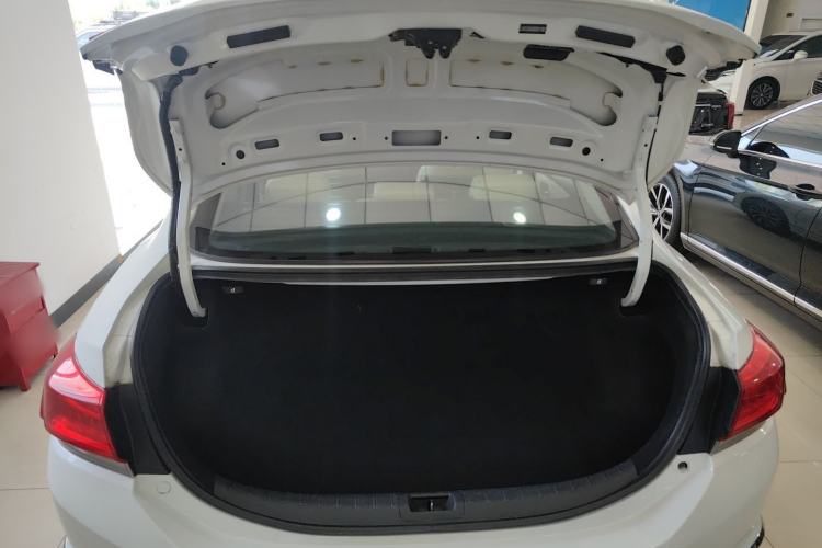 Used Honda Spirior 2015 2.0L Luxury Edition Interior 7