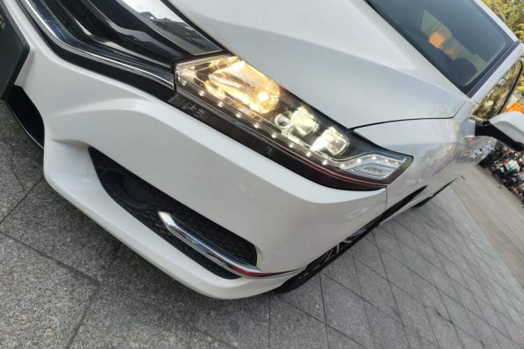 Used Honda Spirior 2015 2.0L Luxury Edition Left Front Headlight