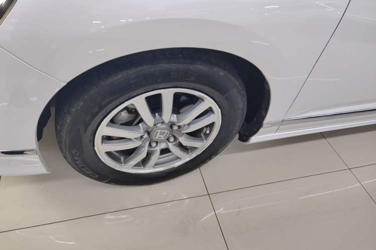 Used Honda Spirior 2015 2.0L Collector's Edition Left Front Wheel Hub