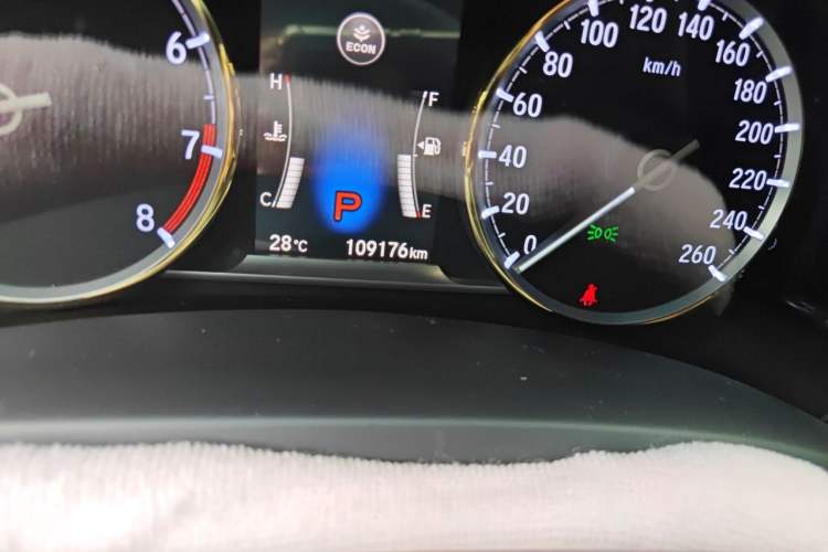 Used Honda Spirior 2015 2.0L Prestige Edition Odometer Close Up