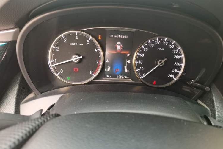 Used Honda Spirior 2015 2.4L Prestige Edition Odometer Close Up