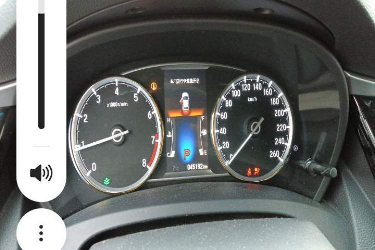 Used Honda Spirior 2015 2.0L Prestige Edition Odometer Close Up