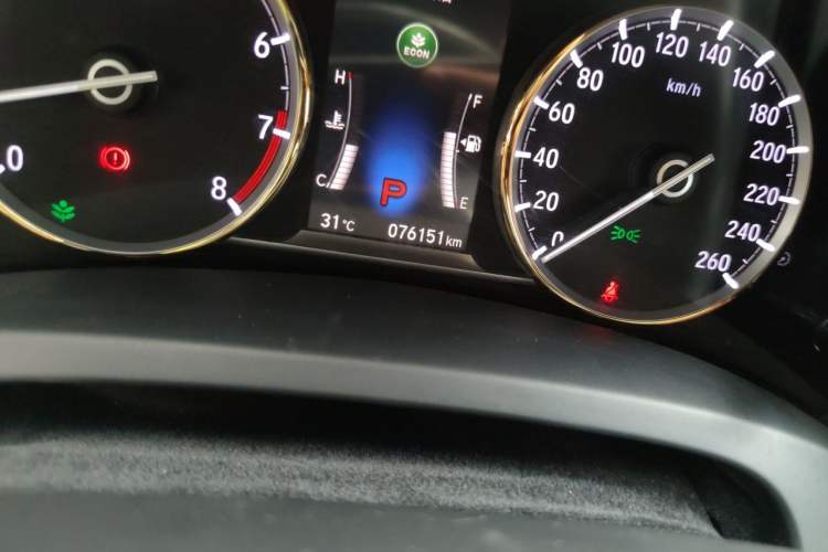 Used Honda Spirior 2015 2.0L Prestige Edition Odometer Close Up