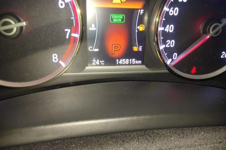 Used Honda Spirior 2015 2.4L Si Odometer Close Up