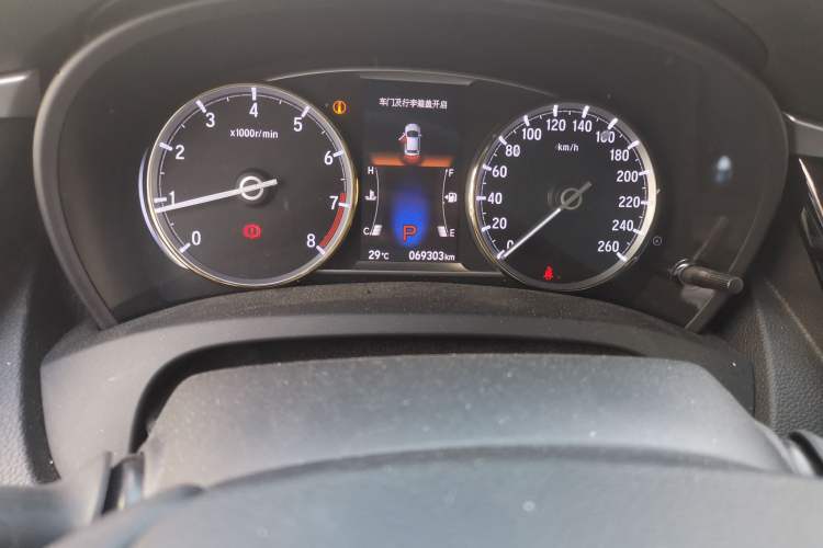 Used Honda Spirior 2015 2.0L Prestige Edition Odometer Close Up