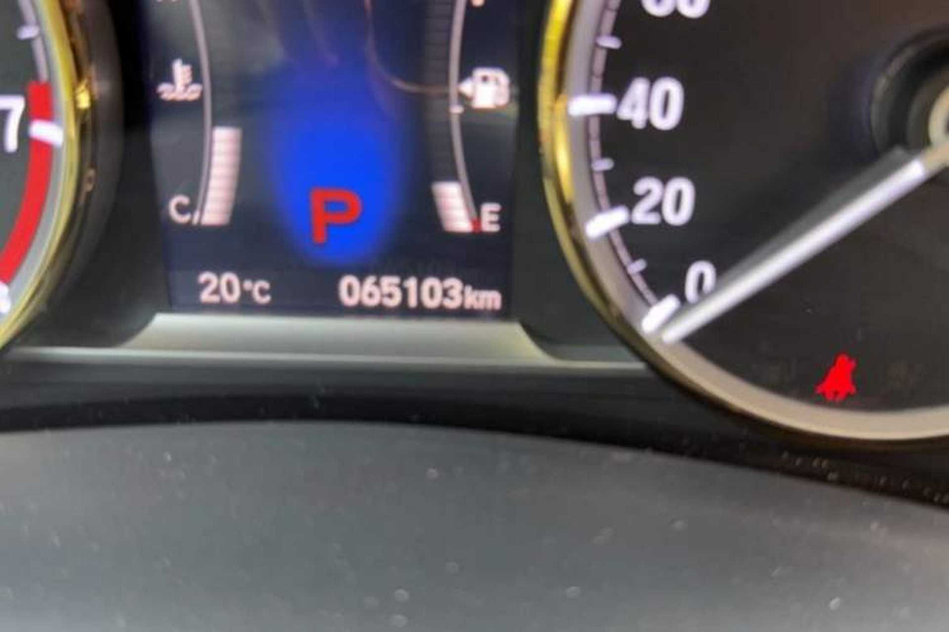 Used Honda Spirior 2015 2.0L Prestige Edition Odometer Close Up