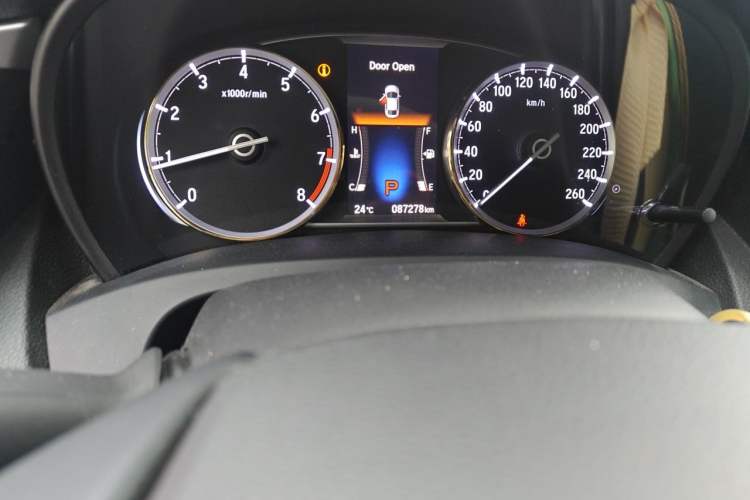 Used Honda Spirior 2015 2.4L Prestige Edition Odometer Close Up