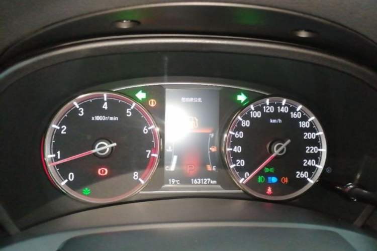 Used Honda Spirior 2015 2.4L Si Odometer Close Up