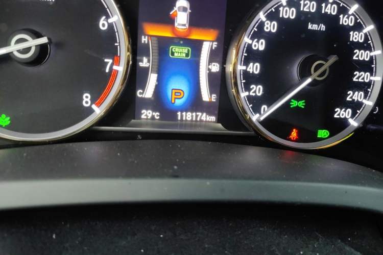 Used Honda Spirior 2015 2.4L Prestige Edition Odometer Close Up